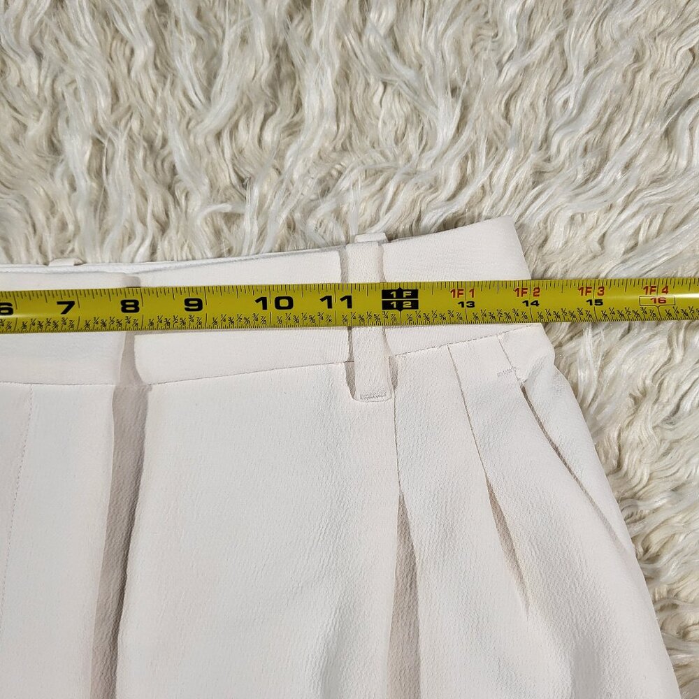 New Aritzia Wilfred Effortless 7" Light Birch Bouleau Pale Short - Size 4 - Picture 13 of 16